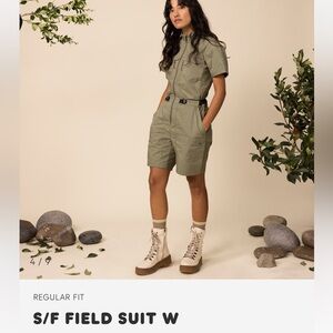 Fjallraven Field Suit, green small (too big)! Excellent condition, worn once.